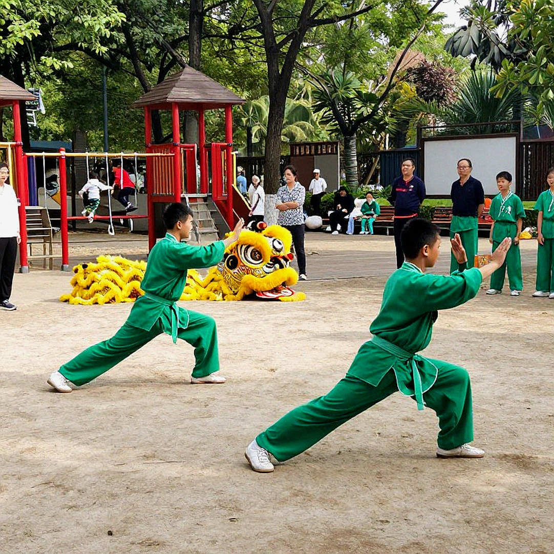 Sân nhà 8.000 người, sàn quốc tế một mình: Nghịch lý hệ thống của võ thuật Việt Nam Sân nhà 8.000 người, sàn quốc tế một mình: Nghịch lý hệ thống của võ thuật Việt Nam