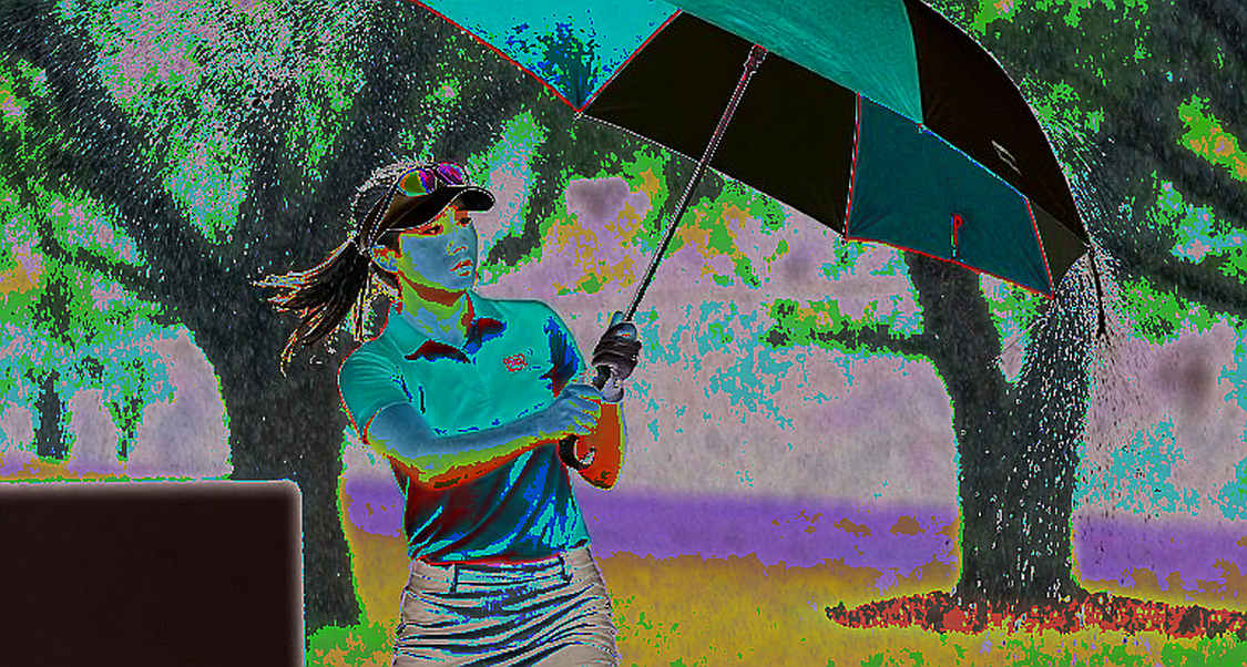 Tiger Woods và câu hỏi oái oăm: Liệu có được lái xe golf khi bằng lái bị treo?