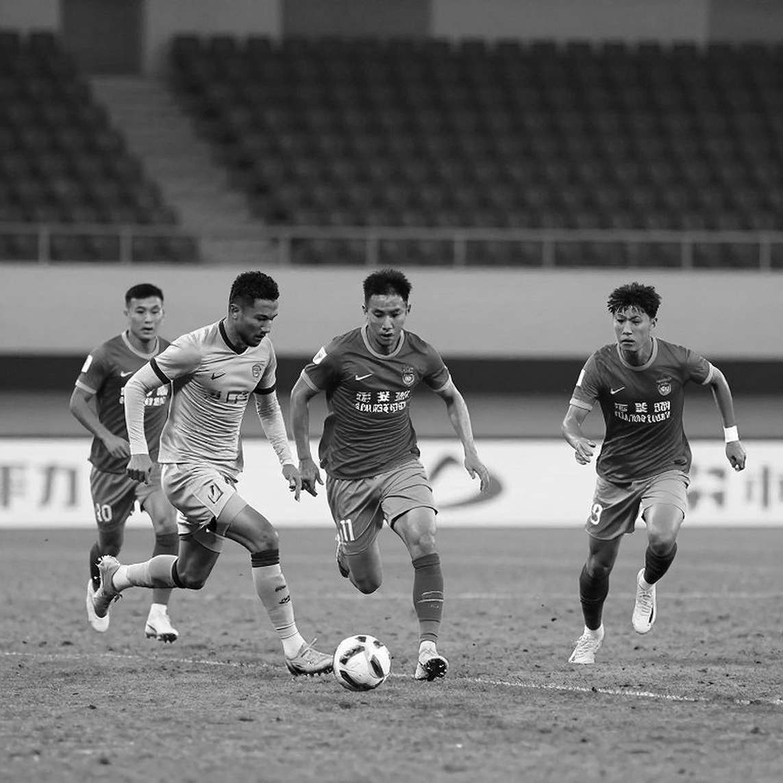 Khoảng trống dữ liệu của V.League và vùng lãnh thổ không ai đo đạc