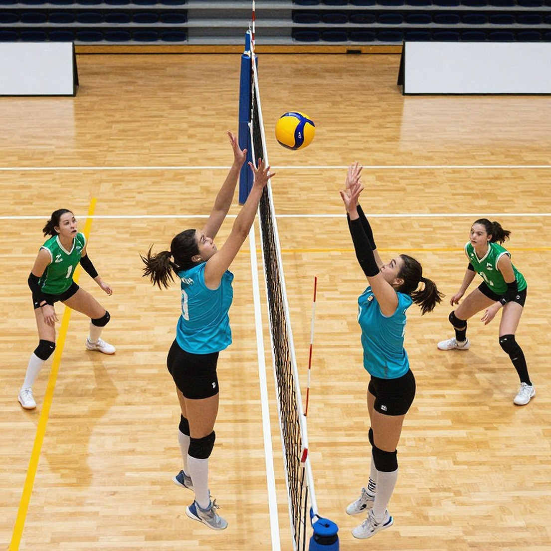 How Volleyball Scoring Works: Decoding Rally Points, Sets, and the 15-Point Fifth Set How Volleyball Scoring Works: Decoding Rally Points, Sets, and the 15-Point Fifth Set